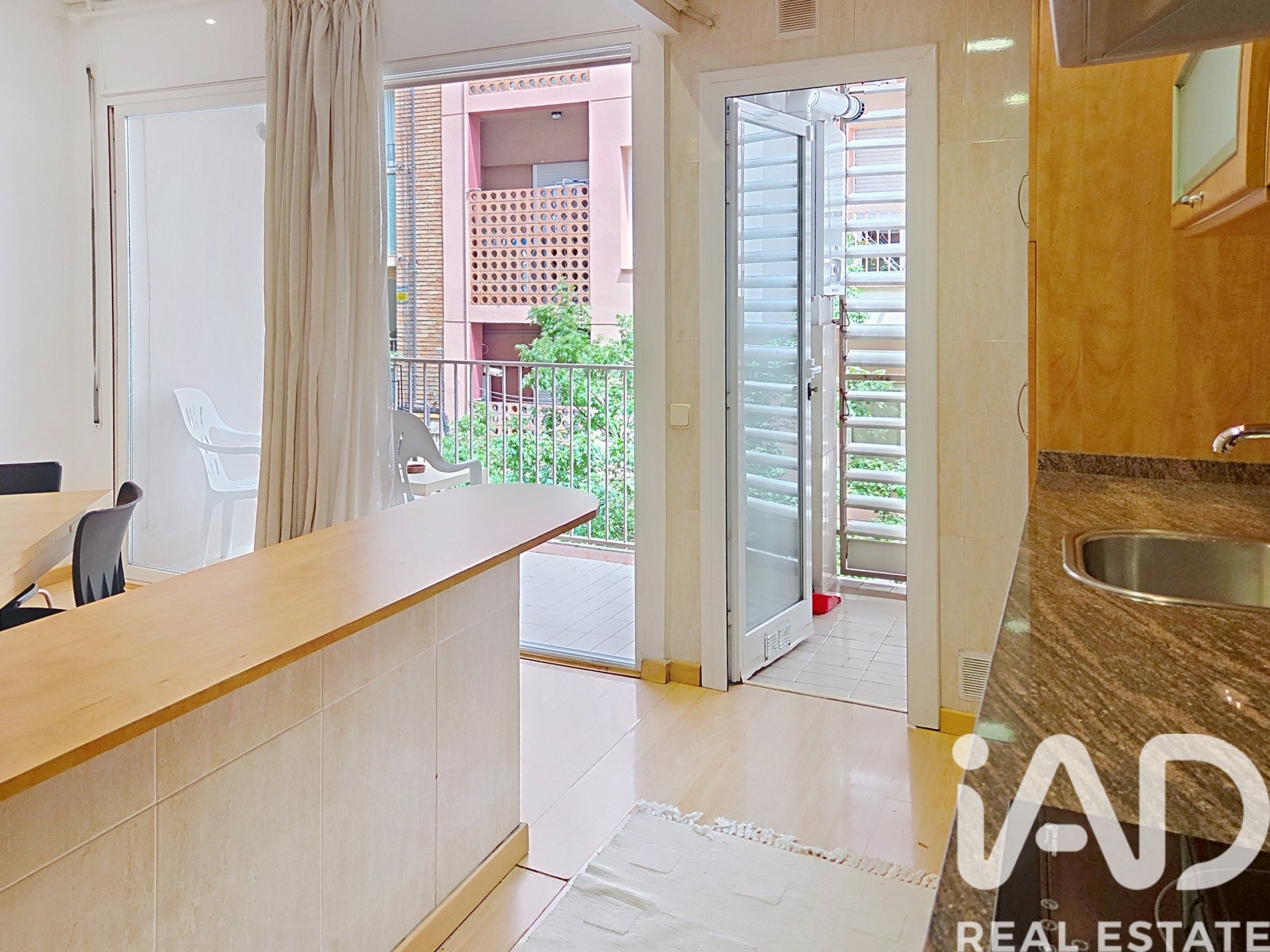 Wohnung in Barcelona, Spanien 3 Schlafzimmer, 88 m2 Nr. 172428