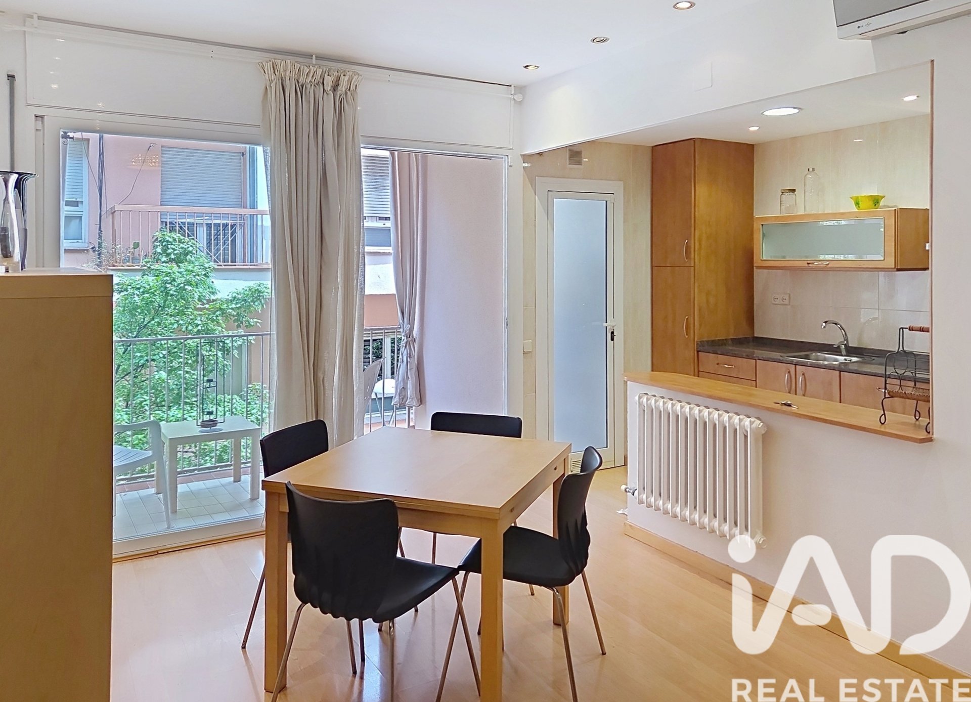 Wohnung in Barcelona, Spanien 3 Schlafzimmer, 88 m2 Nr. 172428