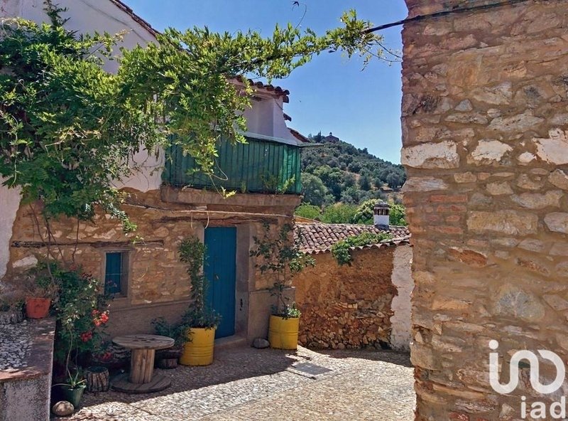 Land plot in Galaroza, Huelva, Spain 400 sq.m. No. 153908