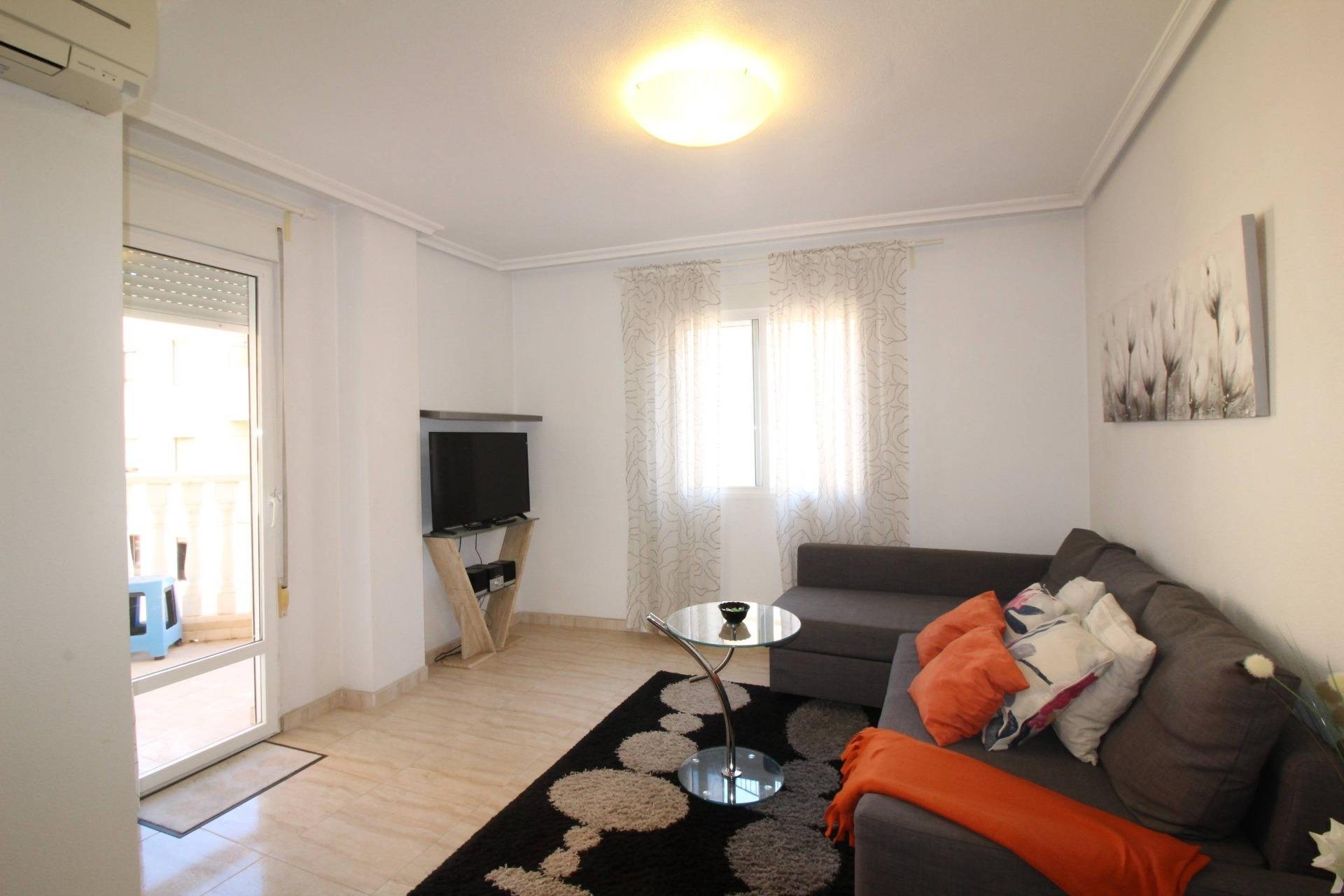 Apartment à Torrevieja, Alicante, Espagne 2 chambres, 67 m2 No. 184249