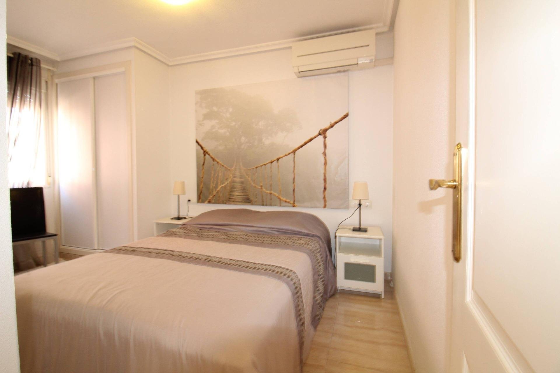 Apartment à Torrevieja, Alicante, Espagne 2 chambres, 67 m2 No. 184249