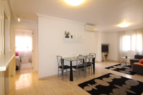 Apartment in Torrevieja, Alicante, Spain 2 bedrooms, 67 sq.m. No. 184249