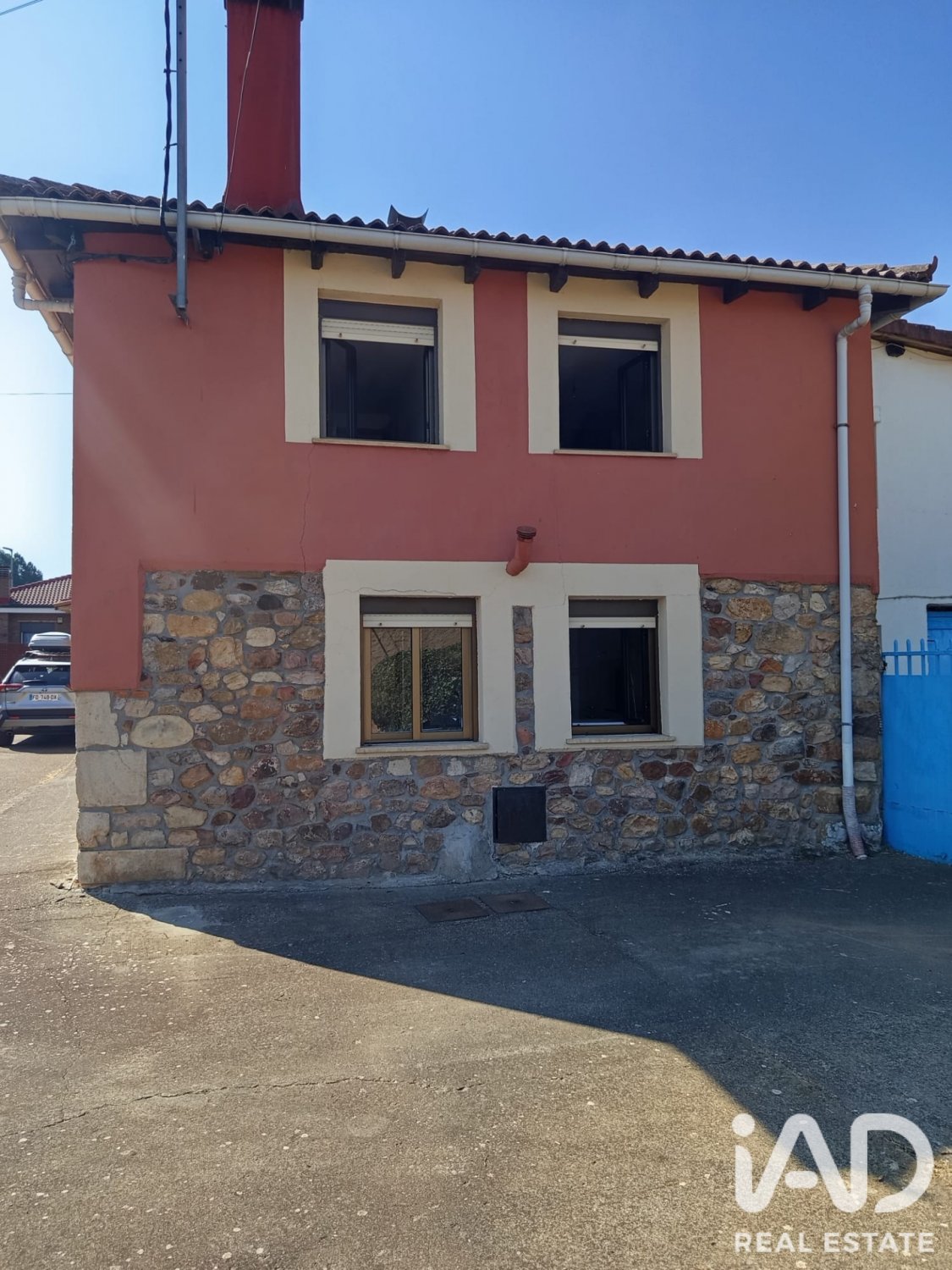 Villa in Vegaquemada, Leon, Spain 5 bedrooms, 156 sq.m. No. 195096