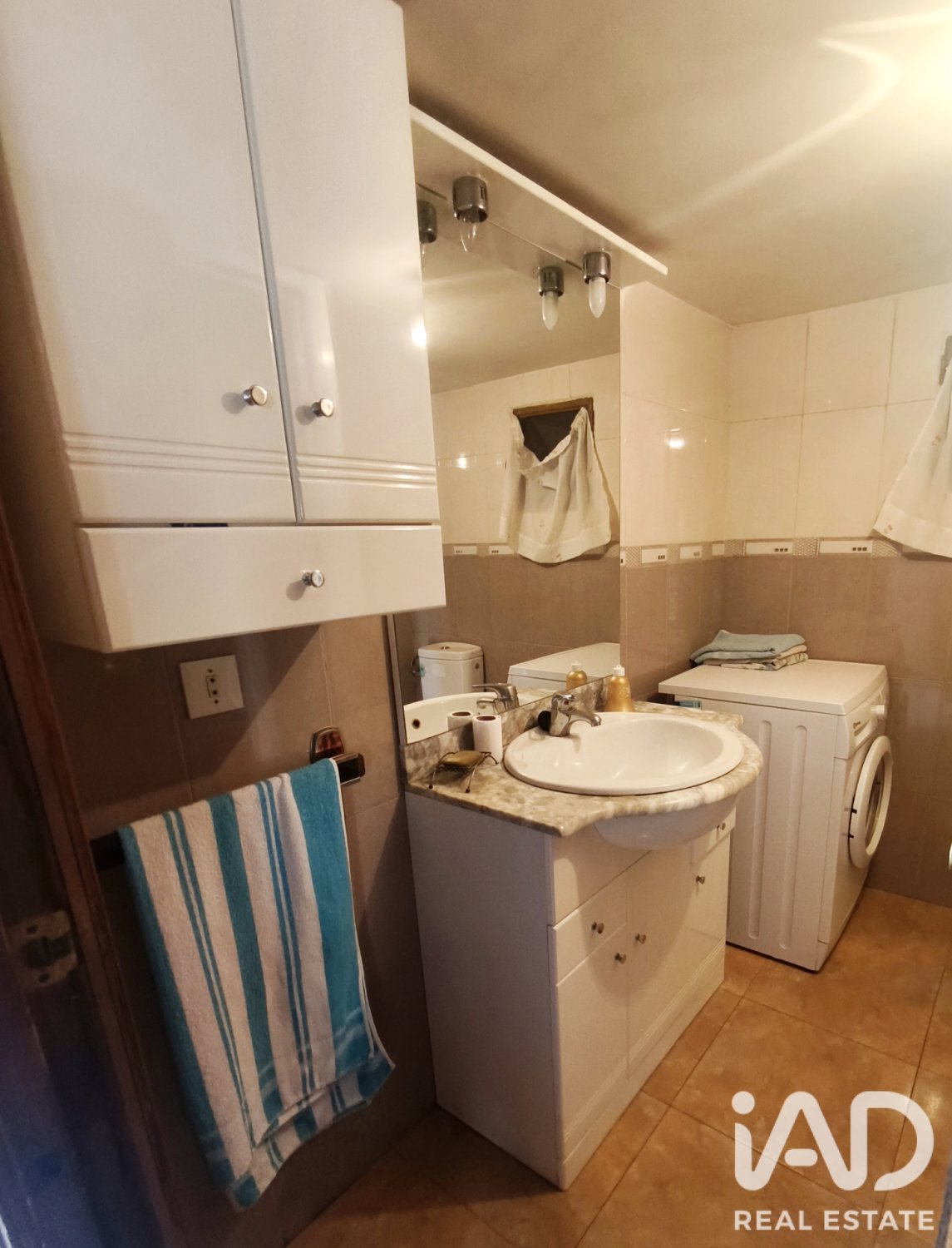 Villa in Vegaquemada, Leon, Spain 5 bedrooms, 156 sq.m. No. 195096