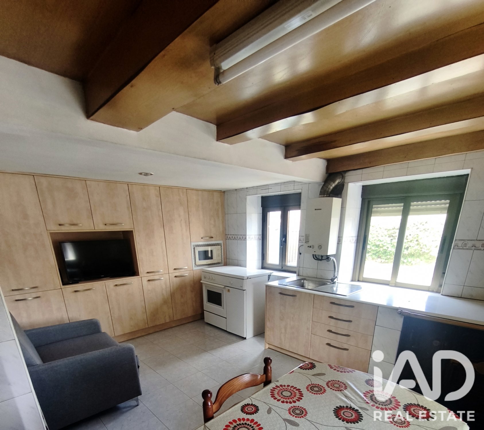 Villa in Vegaquemada, Leon, Spain 5 bedrooms, 156 sq.m. No. 195096