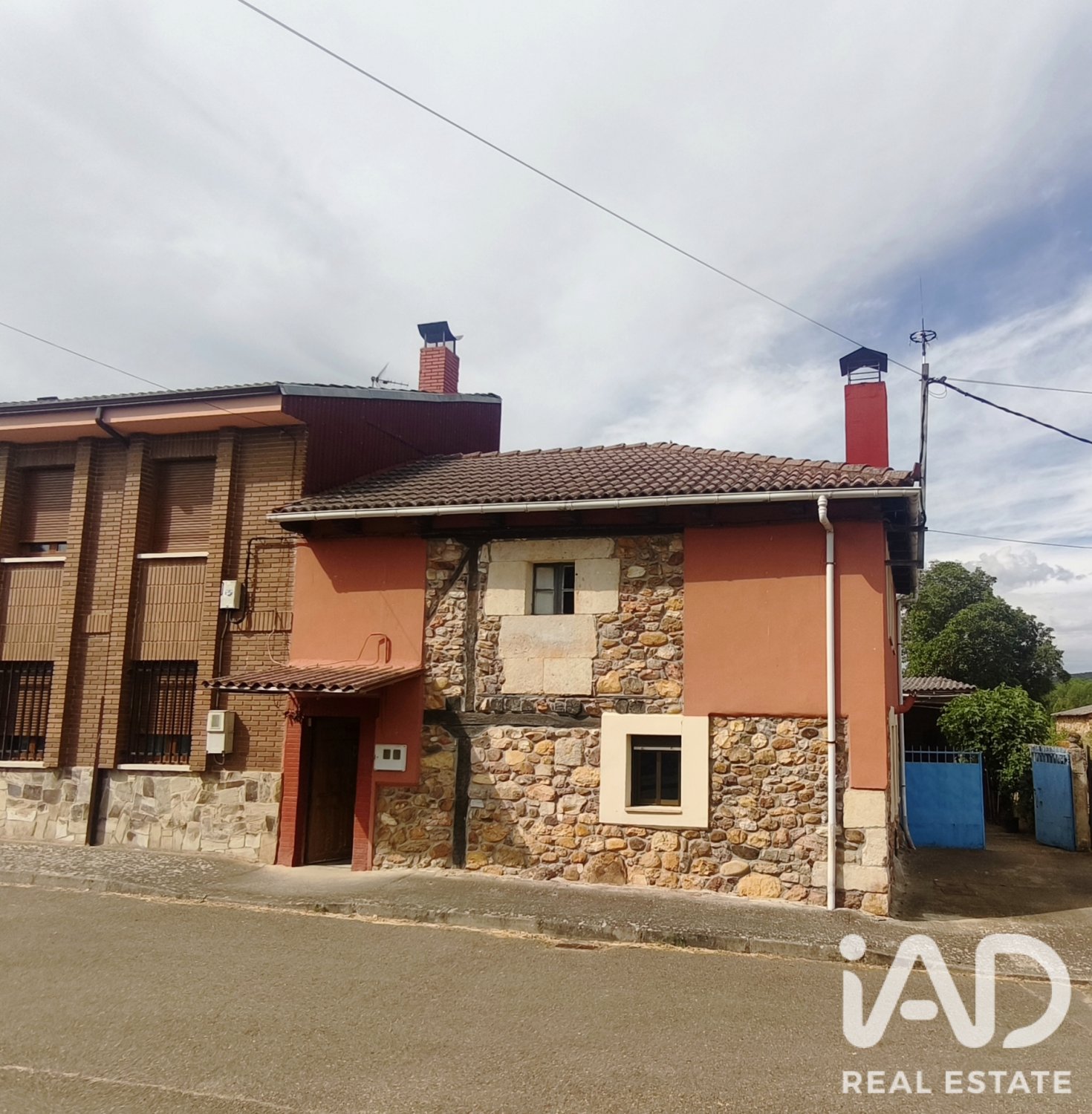 Villa in Vegaquemada, Leon, Spain 5 bedrooms, 156 sq.m. No. 195096