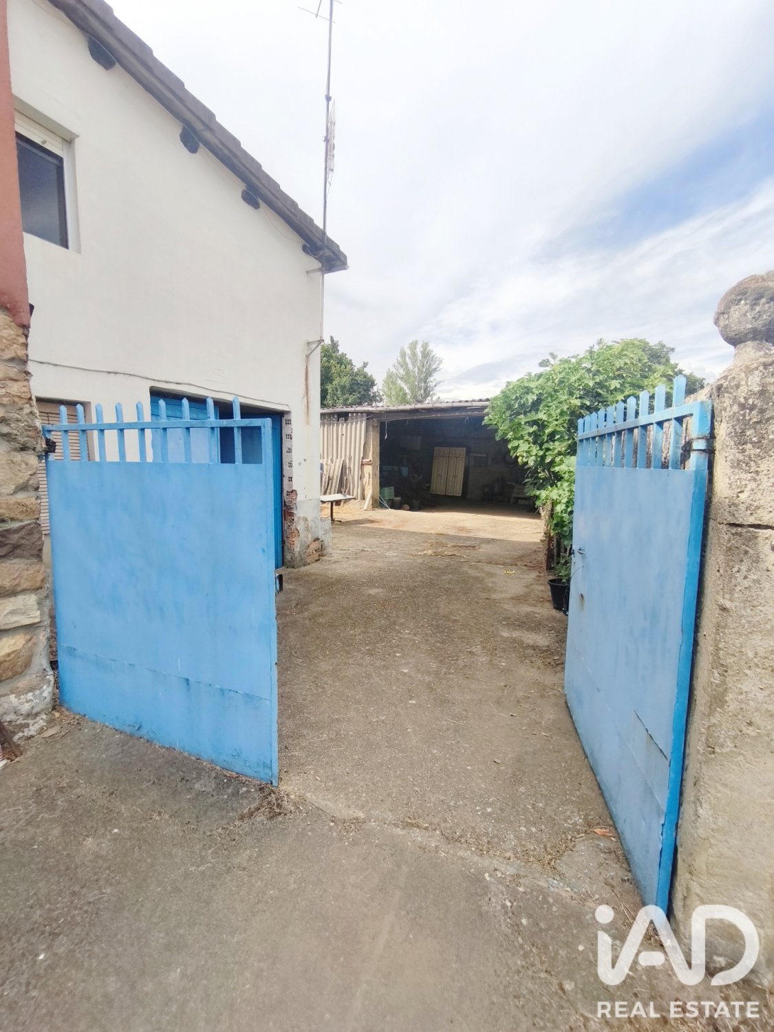 Villa in Vegaquemada, Leon, Spain 5 bedrooms, 156 sq.m. No. 195096