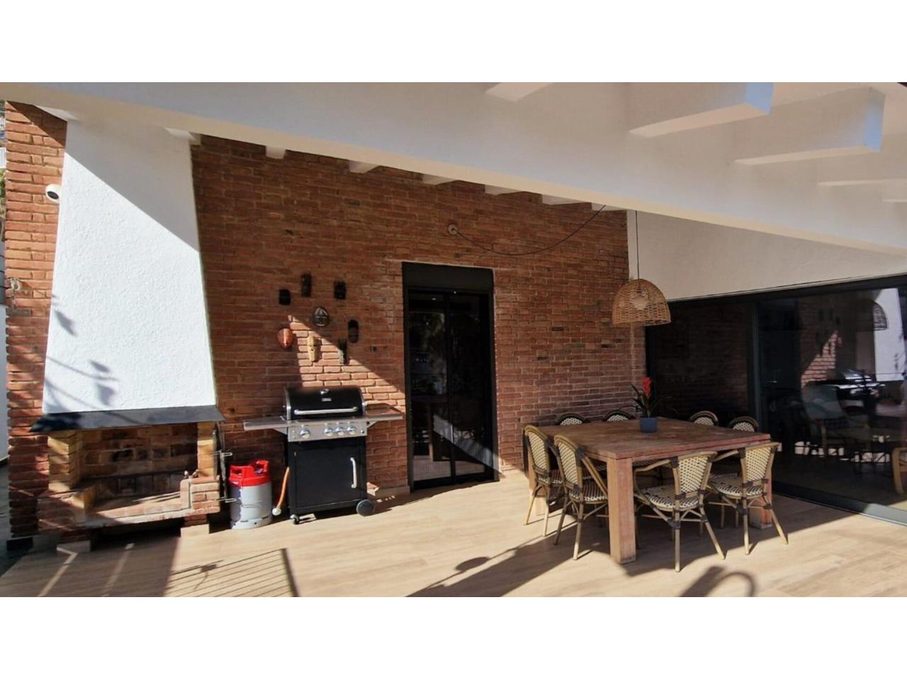 Dom w Lloret de Mar, Girona, Hiszpania 4 sypialnie, 239 mkw. nr 140796