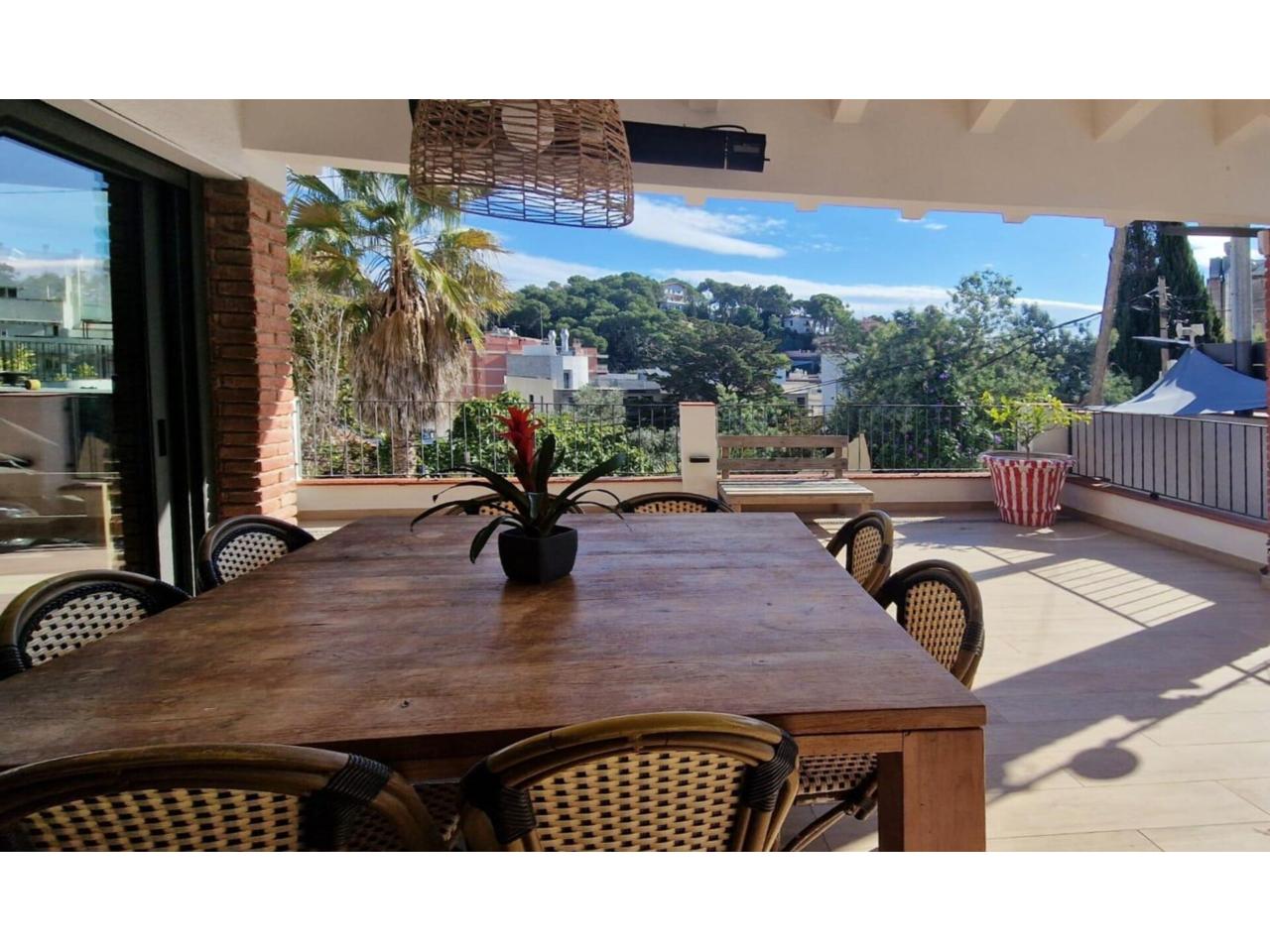 Dom w Lloret de Mar, Girona, Hiszpania 4 sypialnie, 239 mkw. nr 140796