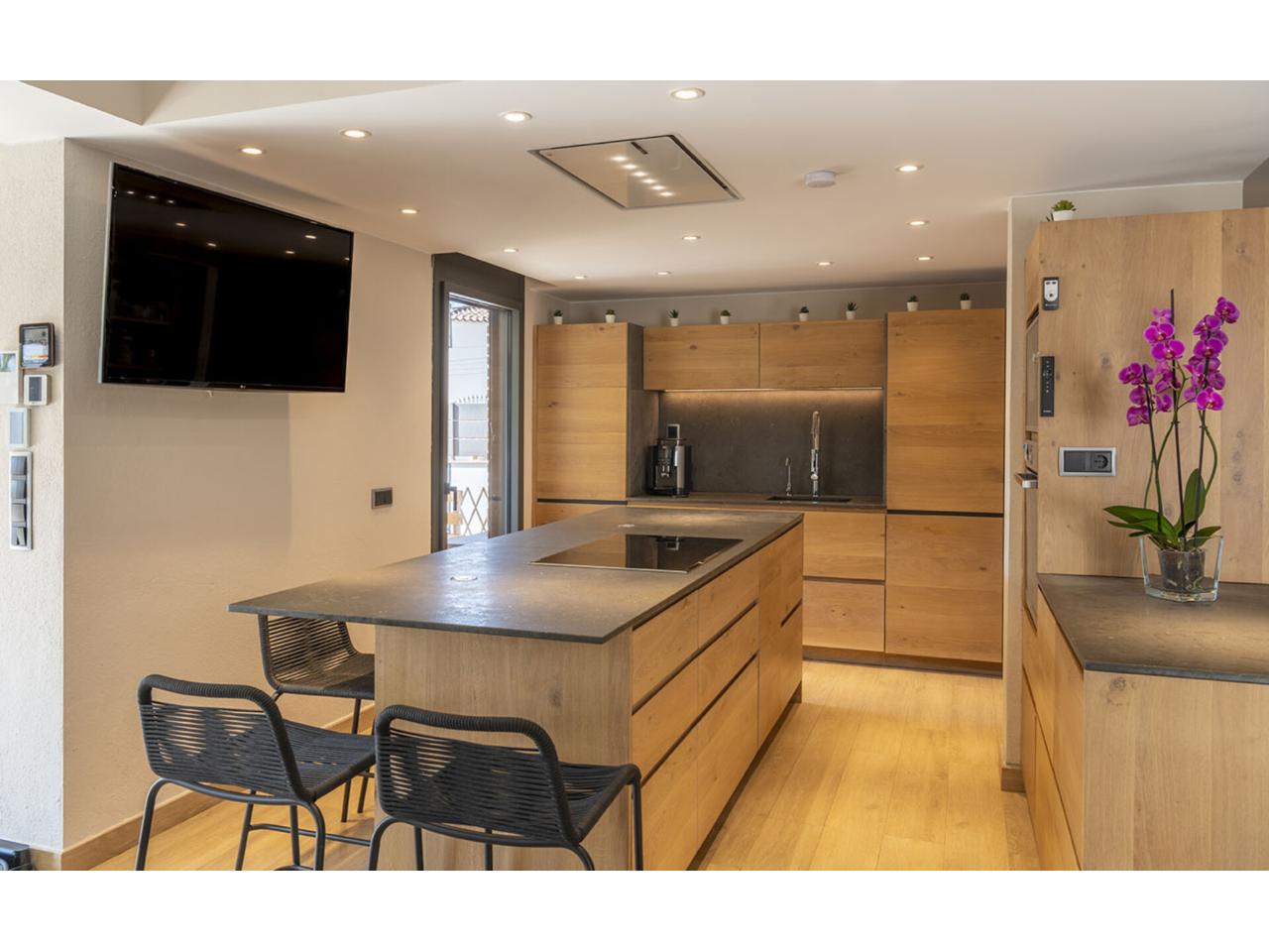 Dom w Lloret de Mar, Girona, Hiszpania 4 sypialnie, 239 mkw. nr 140796