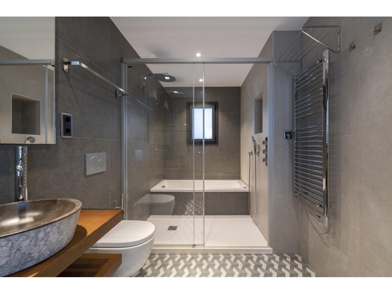 Dom w Lloret de Mar, Girona, Hiszpania 4 sypialnie, 239 mkw. nr 140796