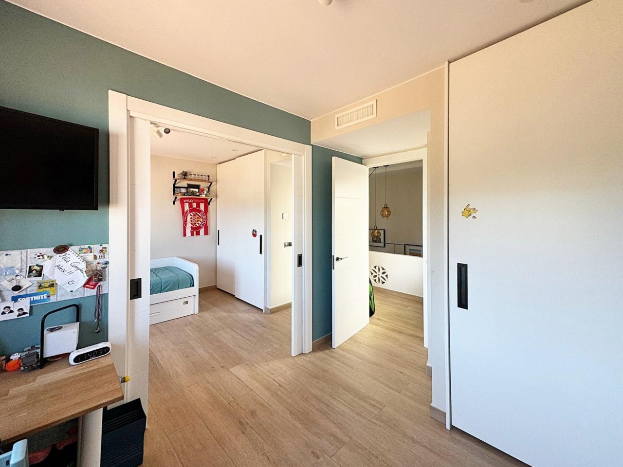 Dom w Lloret de Mar, Girona, Hiszpania 4 sypialnie, 239 mkw. nr 140796