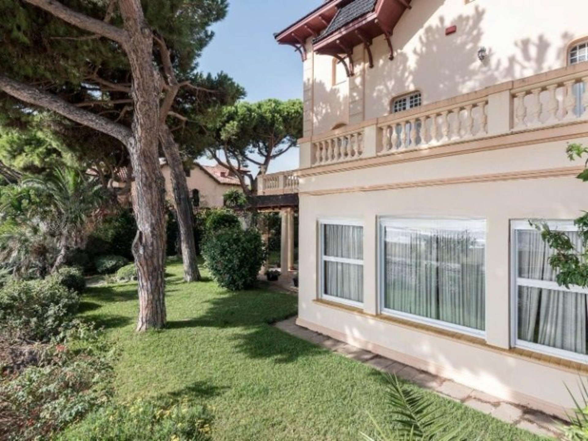 House in Sant Vicenc De Montalt, Barcelona, Spain 9 bedrooms, 1600 sq.m. No. 140794