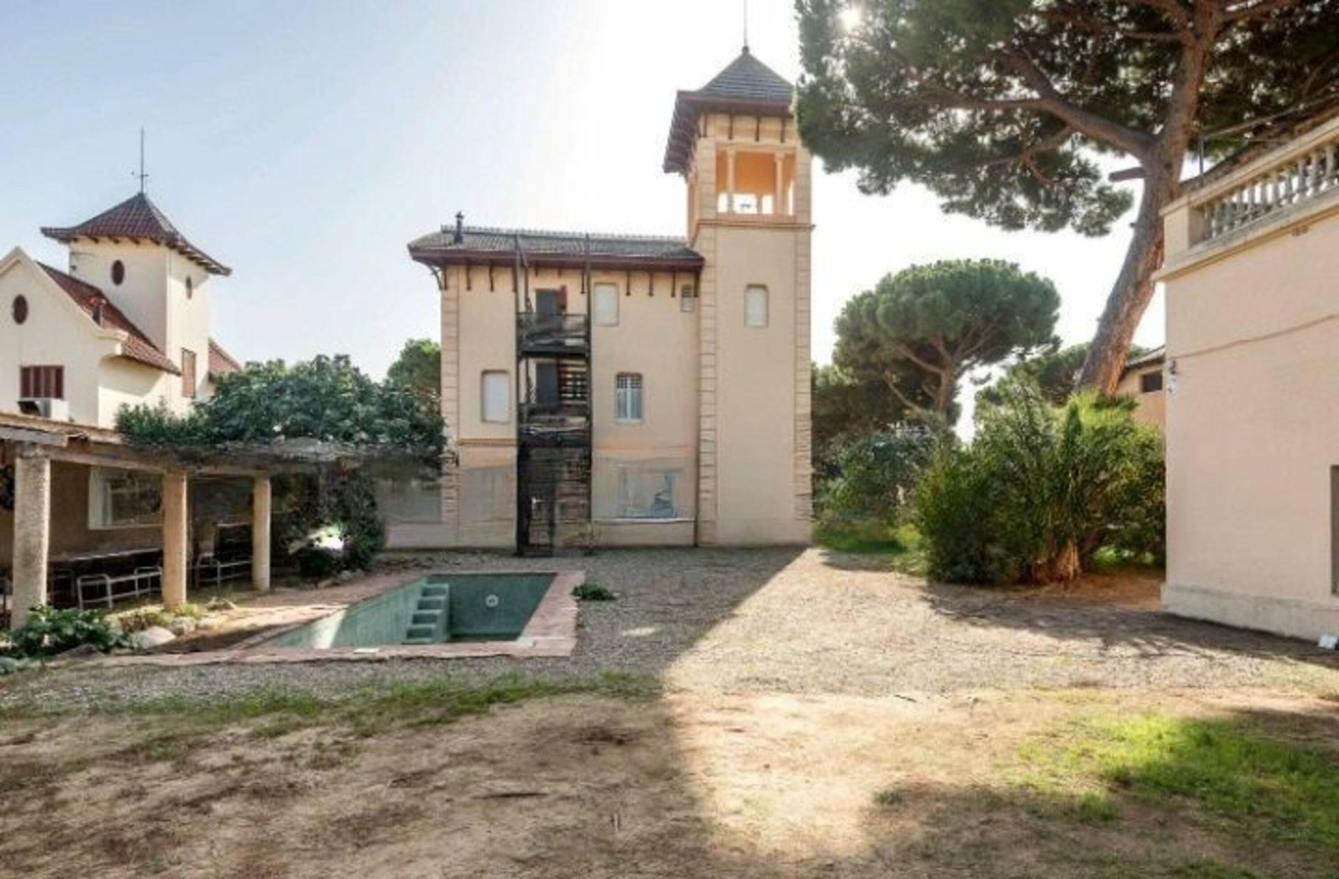House in Sant Vicenc De Montalt, Barcelona, Spain 9 bedrooms, 1600 sq.m. No. 140794
