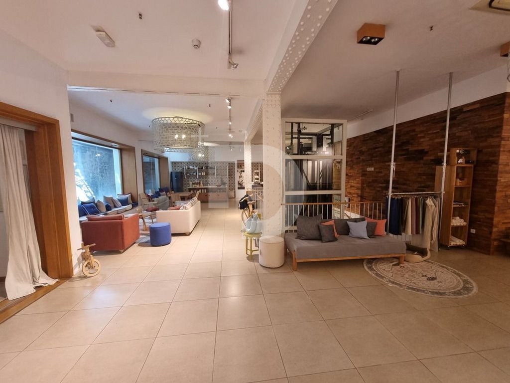 Commercial property à Barcelona, Espagne 1016 m2 No. 154859