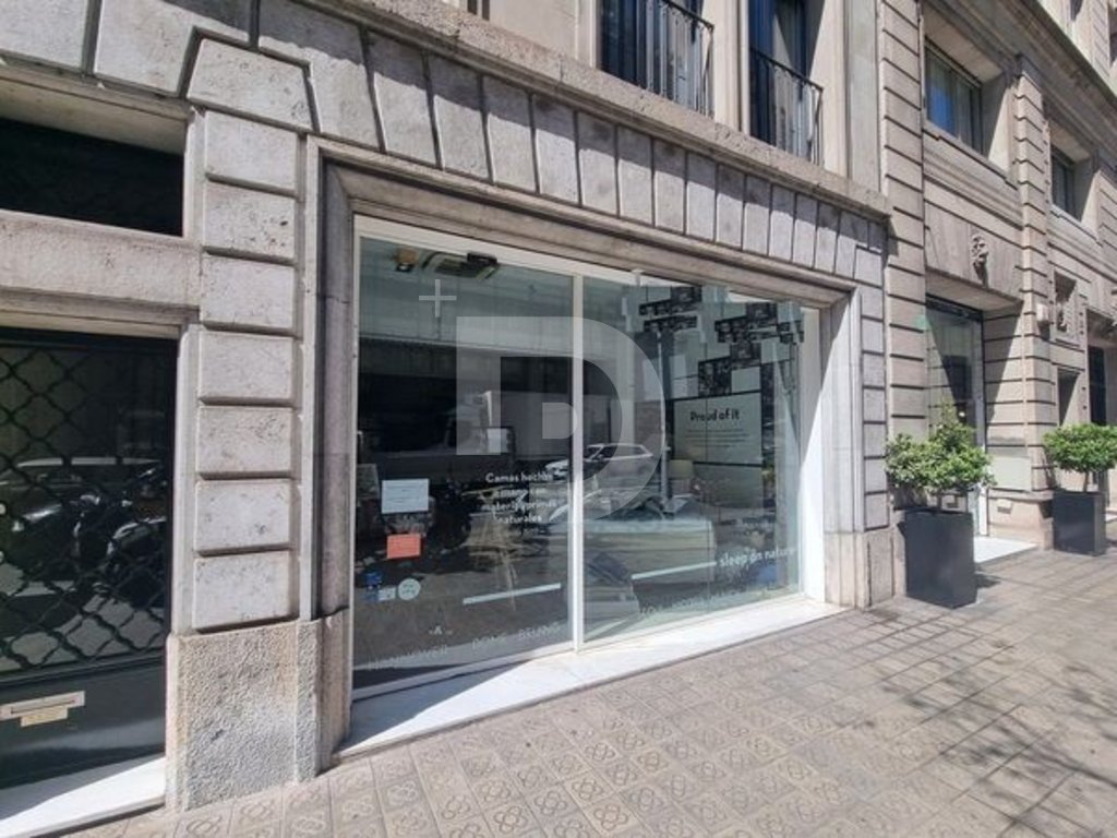 Commercial property à Barcelona, Espagne 1016 m2 No. 154859
