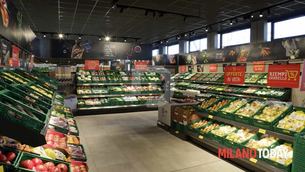 Tienda al por menor en Barcelona, España 3030 m2 No. 154862