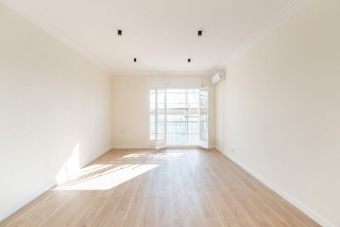 Apartment in Barcelona, Spain 3 bedrooms,  No. 140831