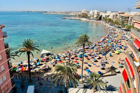 Apartment in Torrevieja, Alicante, Spain 3 bedrooms, 93 sq.m. No. 195970