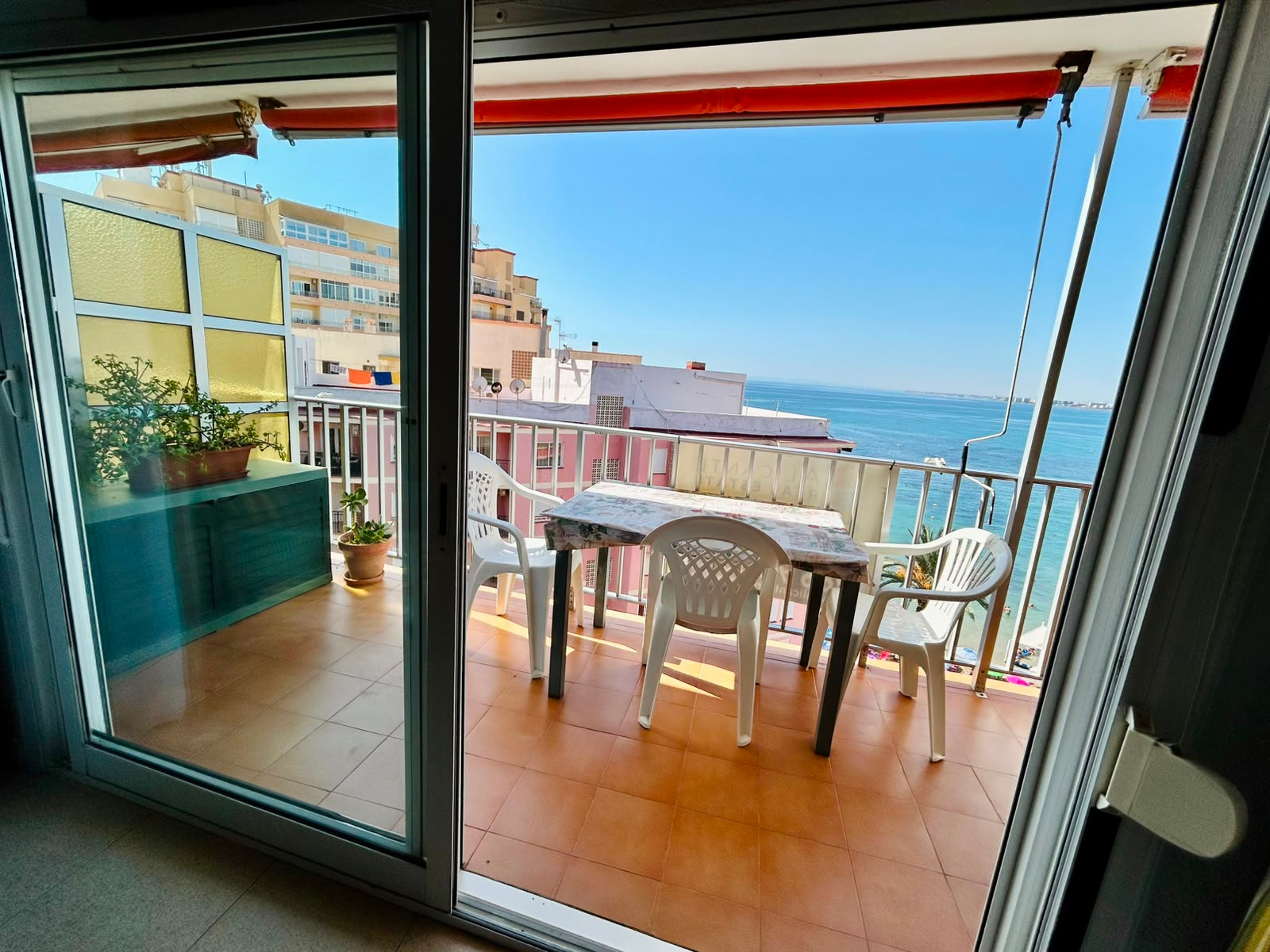Apartamento en Torrevieja, Alicante, España 3 dormitorios, 93 m2 No. 195970