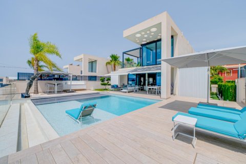 Villa a Finestrat, Alicante, Spagna 5 camere da letto, 242 mq. N° 165241