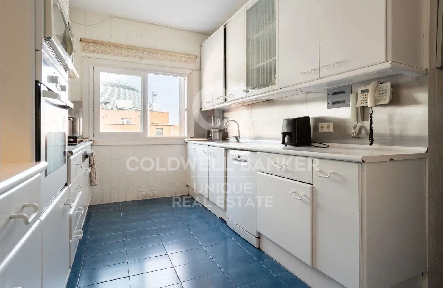 Bliźniak w Madrid, Hiszpania 4 sypialnie, 378 mkw. nr 159536