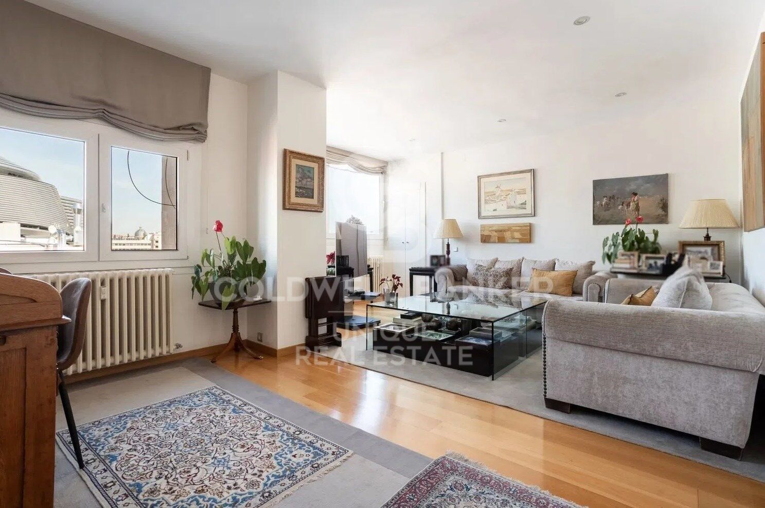 Bliźniak w Madrid, Hiszpania 4 sypialnie, 378 mkw. nr 159536