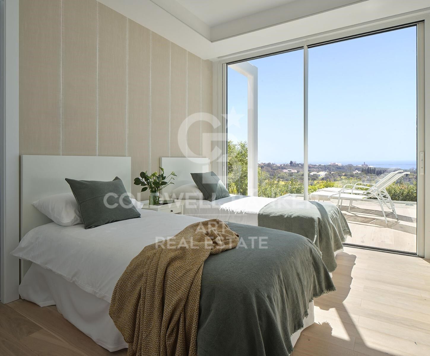 House à Marbella, Malaga, Espagne 5 chambres, 348 m2 No. 159534