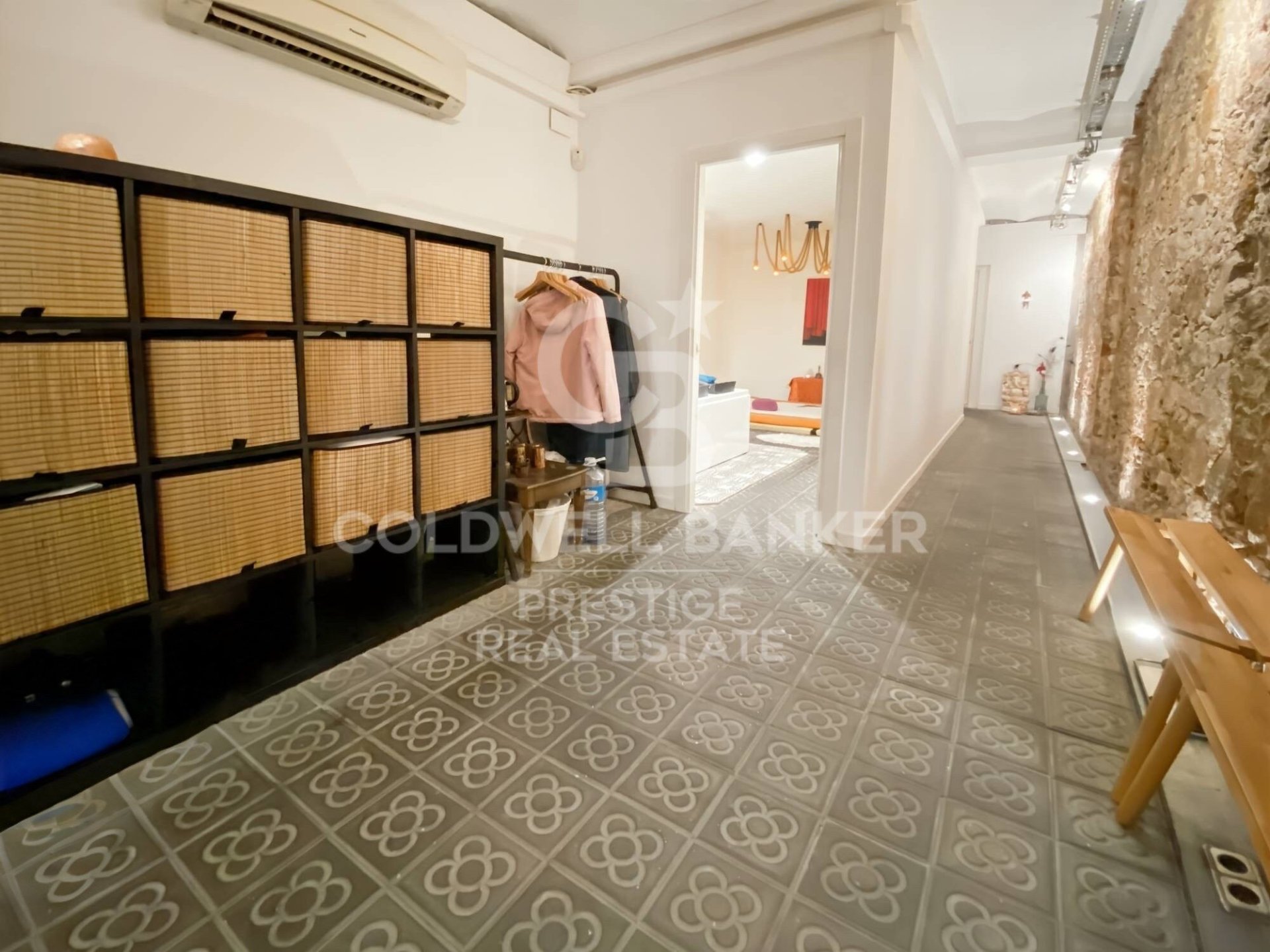 Commercial property à Barcelona, Espagne 153 m2 No. 159532