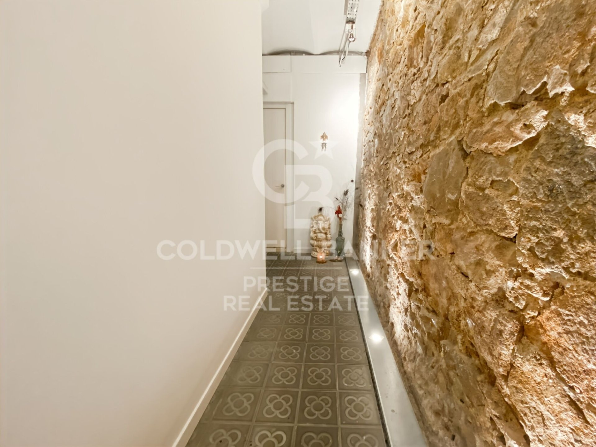 Commercial property à Barcelona, Espagne 153 m2 No. 159532