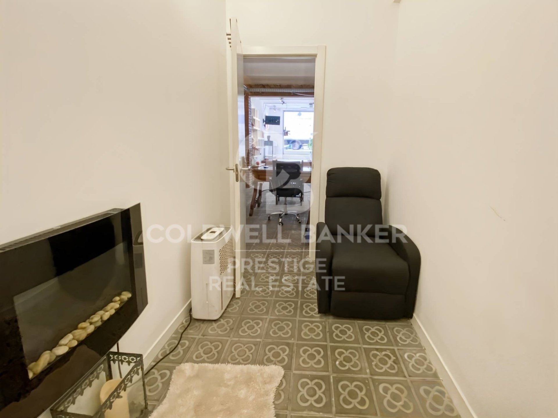 Commercial property à Barcelona, Espagne 153 m2 No. 159532