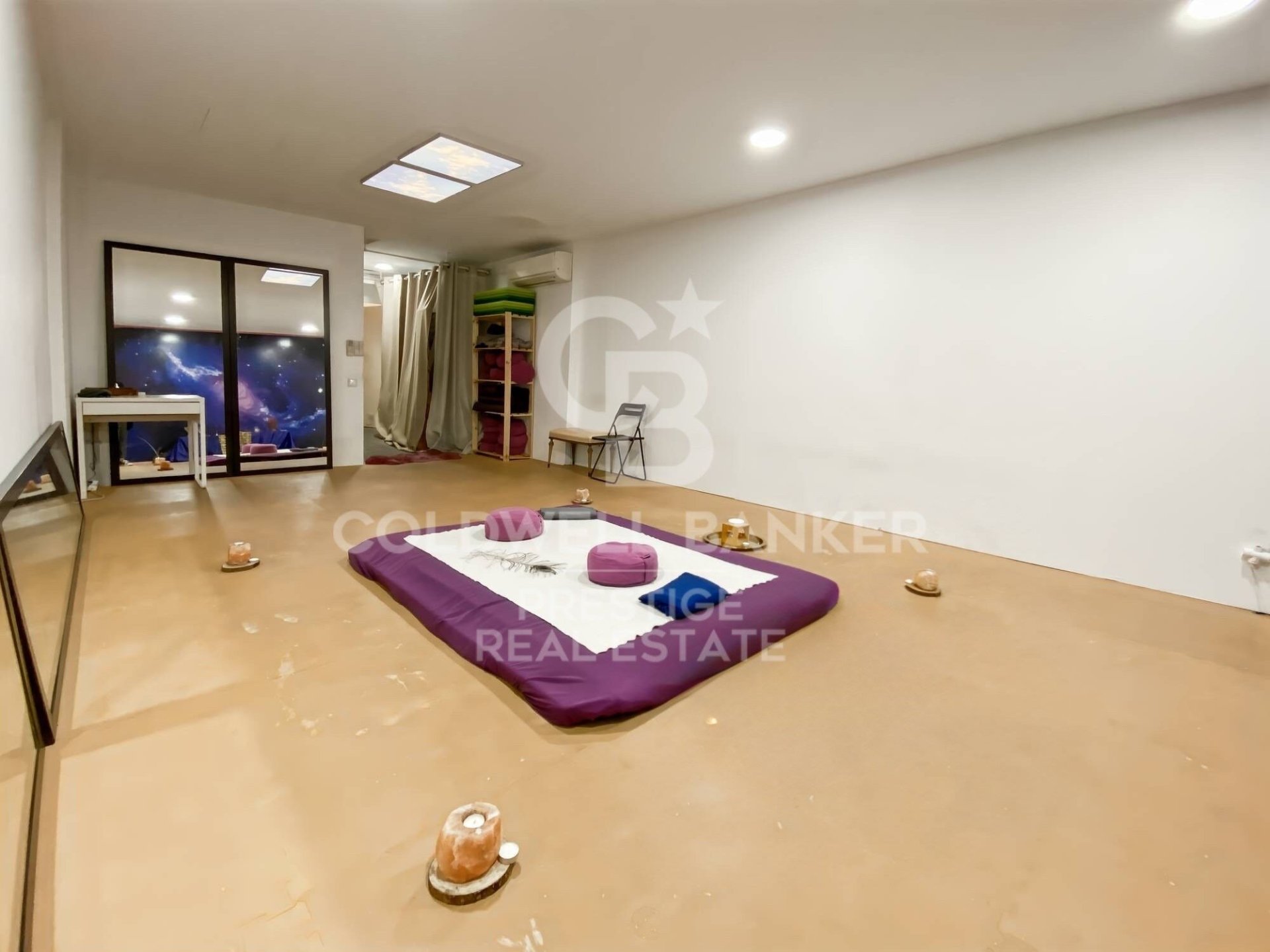 Commercial property à Barcelona, Espagne 153 m2 No. 159532