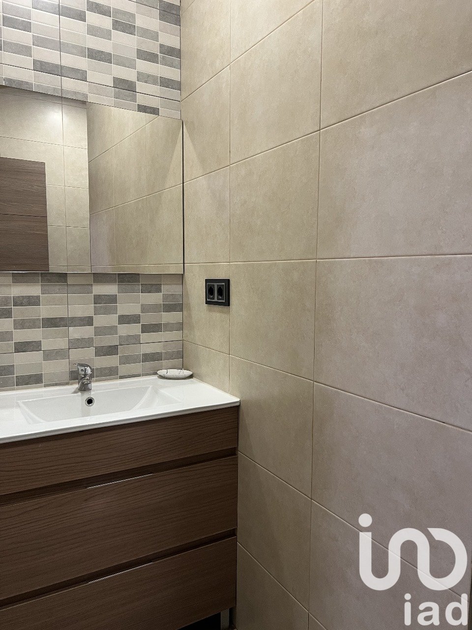 Commercial property à Alcala de Henares, Madrid, Espagne 452 m2 No. 152953