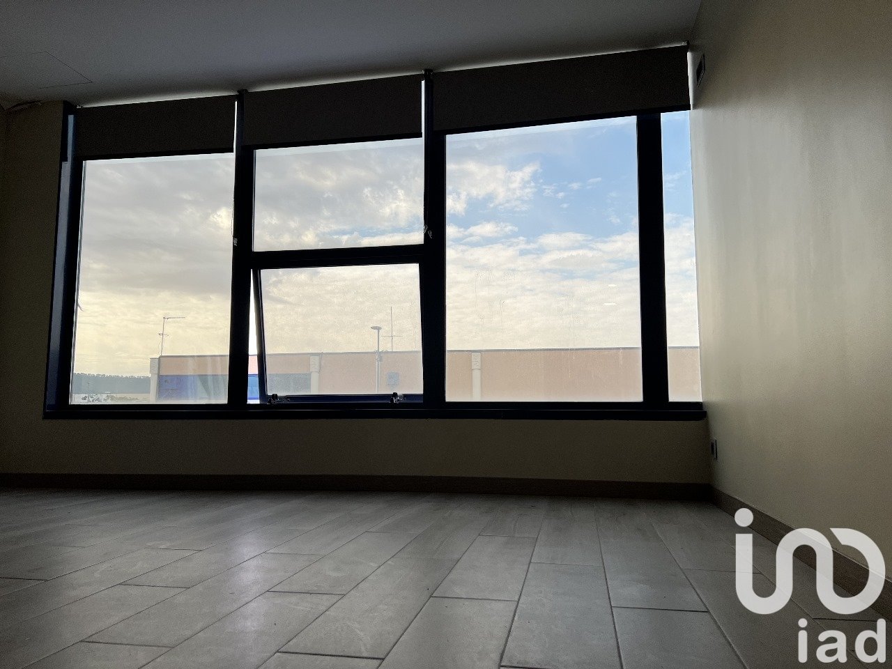Commercial property à Alcala de Henares, Madrid, Espagne 452 m2 No. 152953