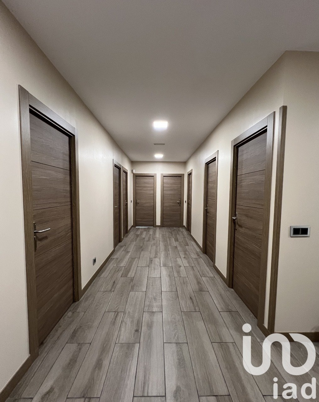Commercial property à Alcala de Henares, Madrid, Espagne 452 m2 No. 152953