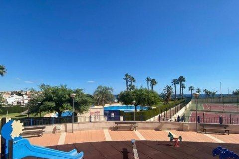 Apartment à Pilar de la Horadada, Alicante, Espagne 2 chambres, 84 m2 No. 180999