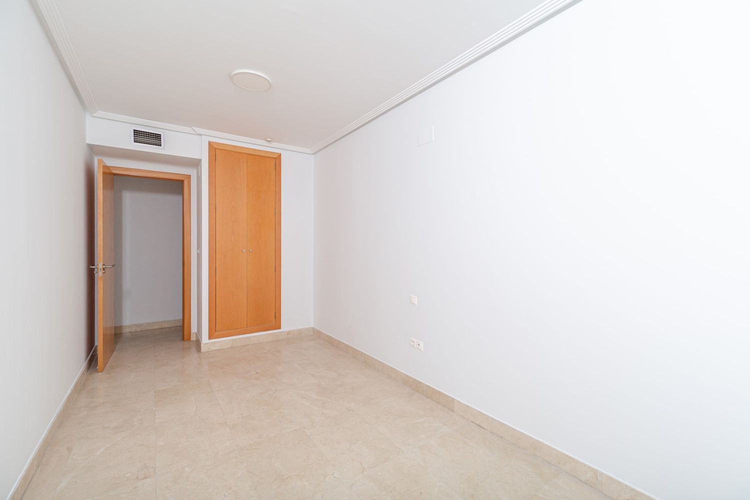 Apartment in Alicante, Spain 3 bedrooms, 122 sq.m. No. 181000