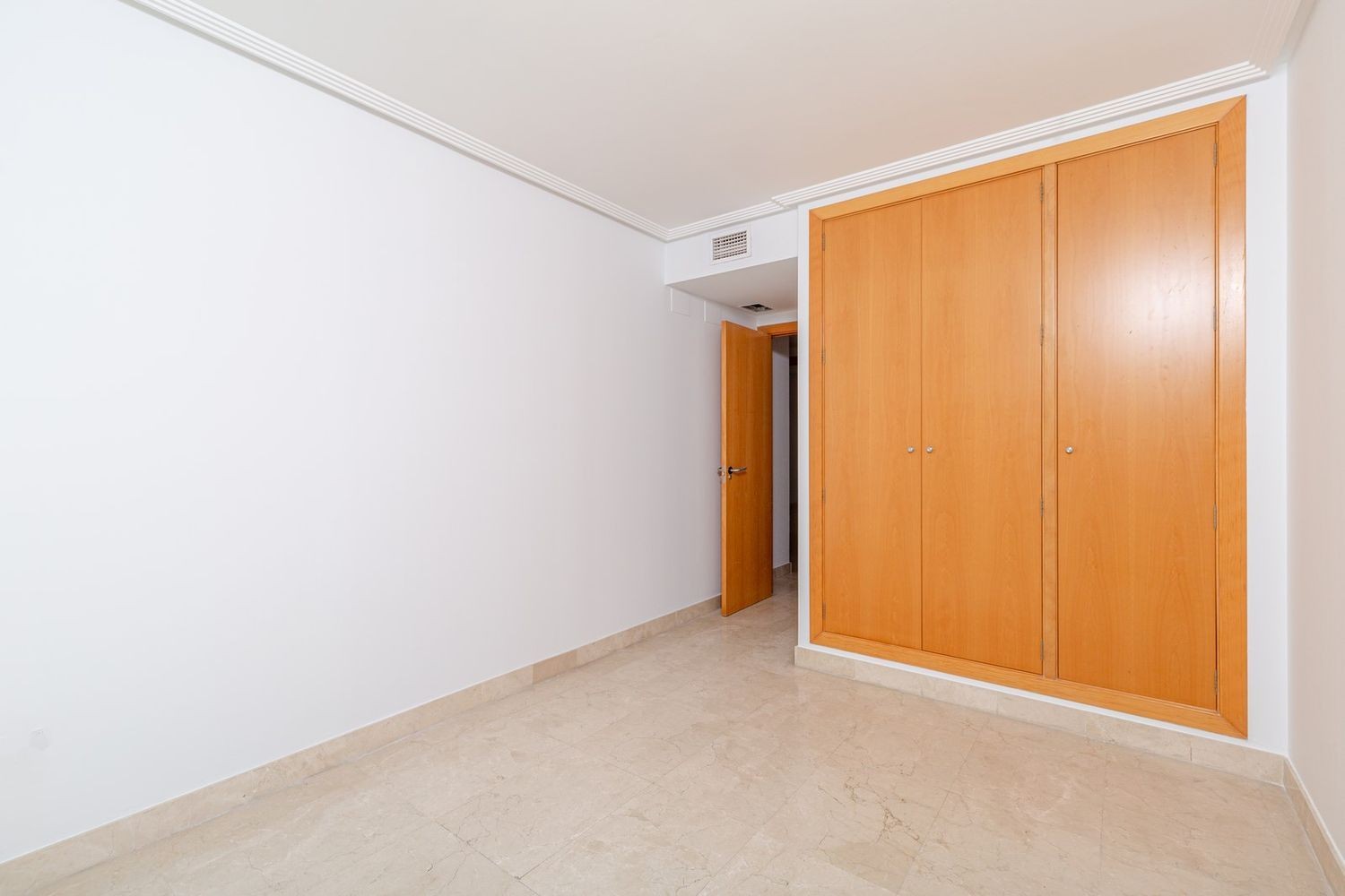 Apartment in Alicante, Spain 3 bedrooms, 122 sq.m. No. 181000