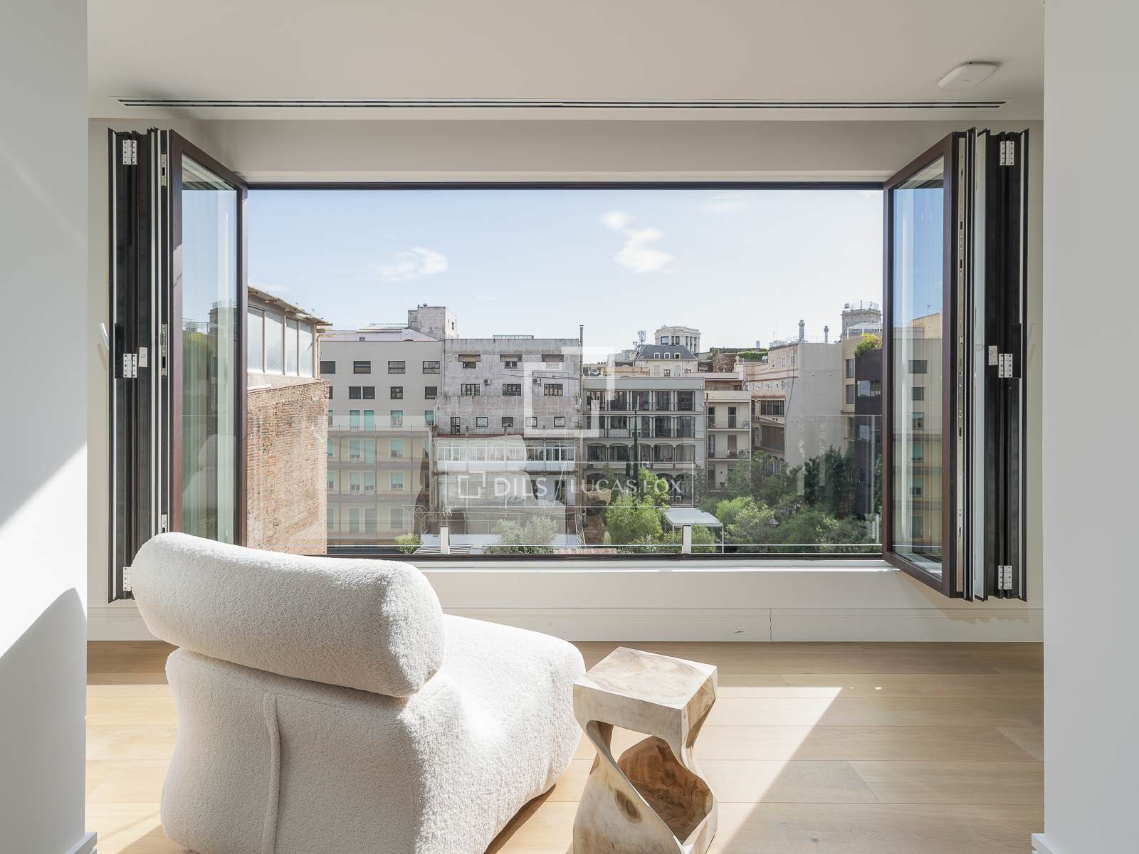 Apartment in Barcelona, Spain 4 bedrooms, 273 sq.m. No. 150804