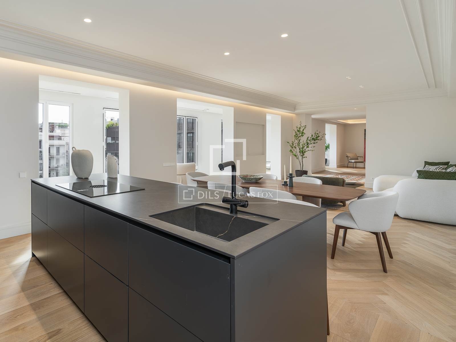 Apartment in Barcelona, Spain 4 bedrooms, 273 sq.m. No. 150804