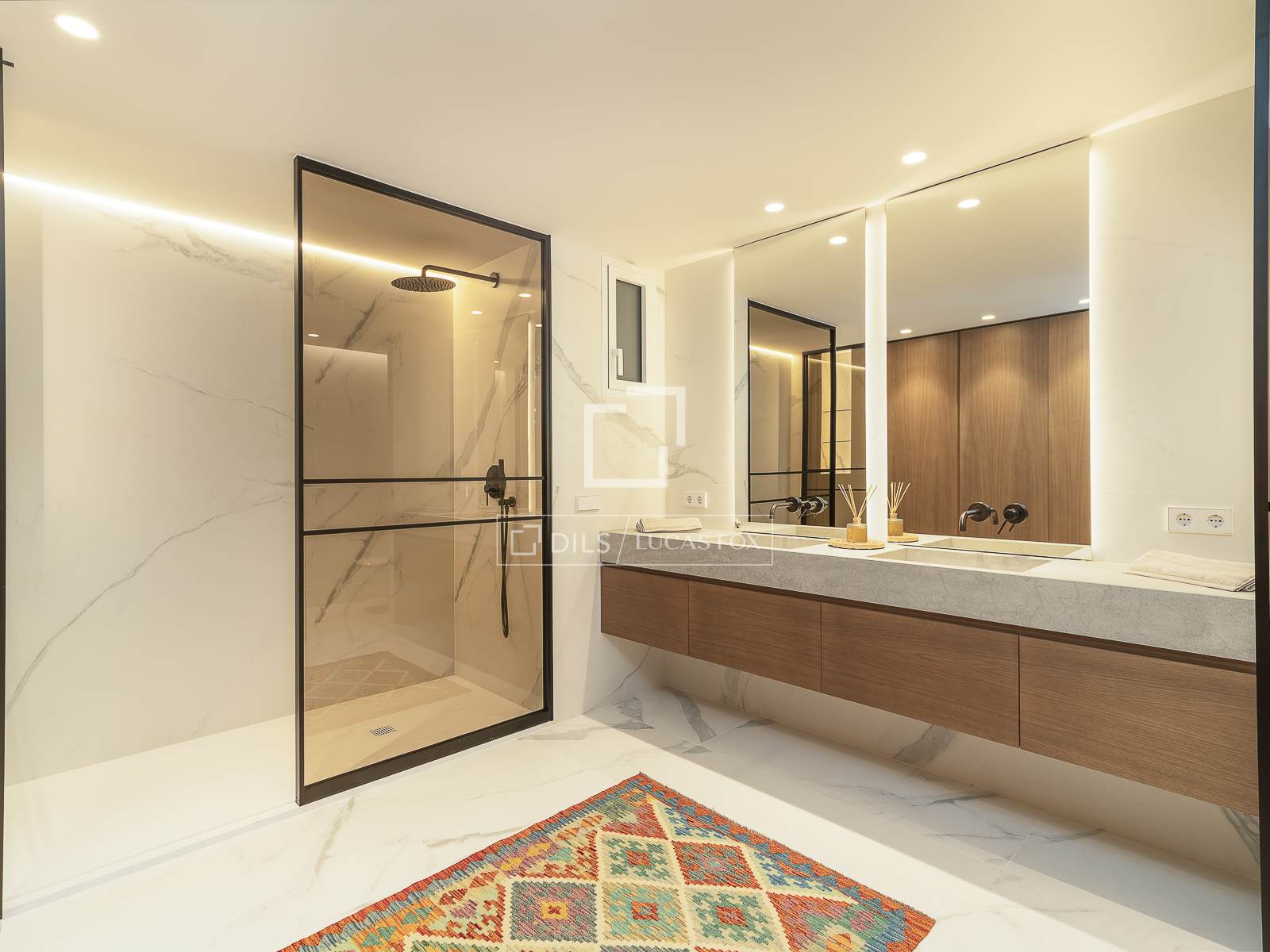 Apartment in Barcelona, Spain 4 bedrooms, 273 sq.m. No. 150804