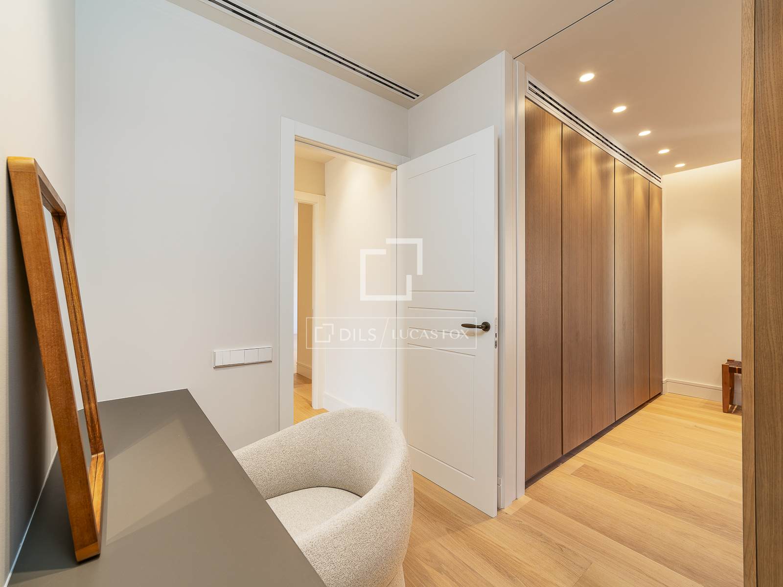 Apartment in Barcelona, Spain 4 bedrooms, 273 sq.m. No. 150804