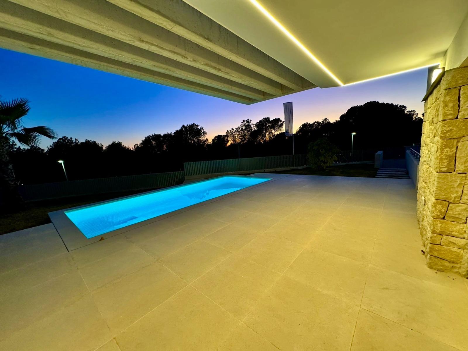 Villa i Finestrat, Alicante, Spanien 3 sovrum, 258 kvm. Nr. 165551