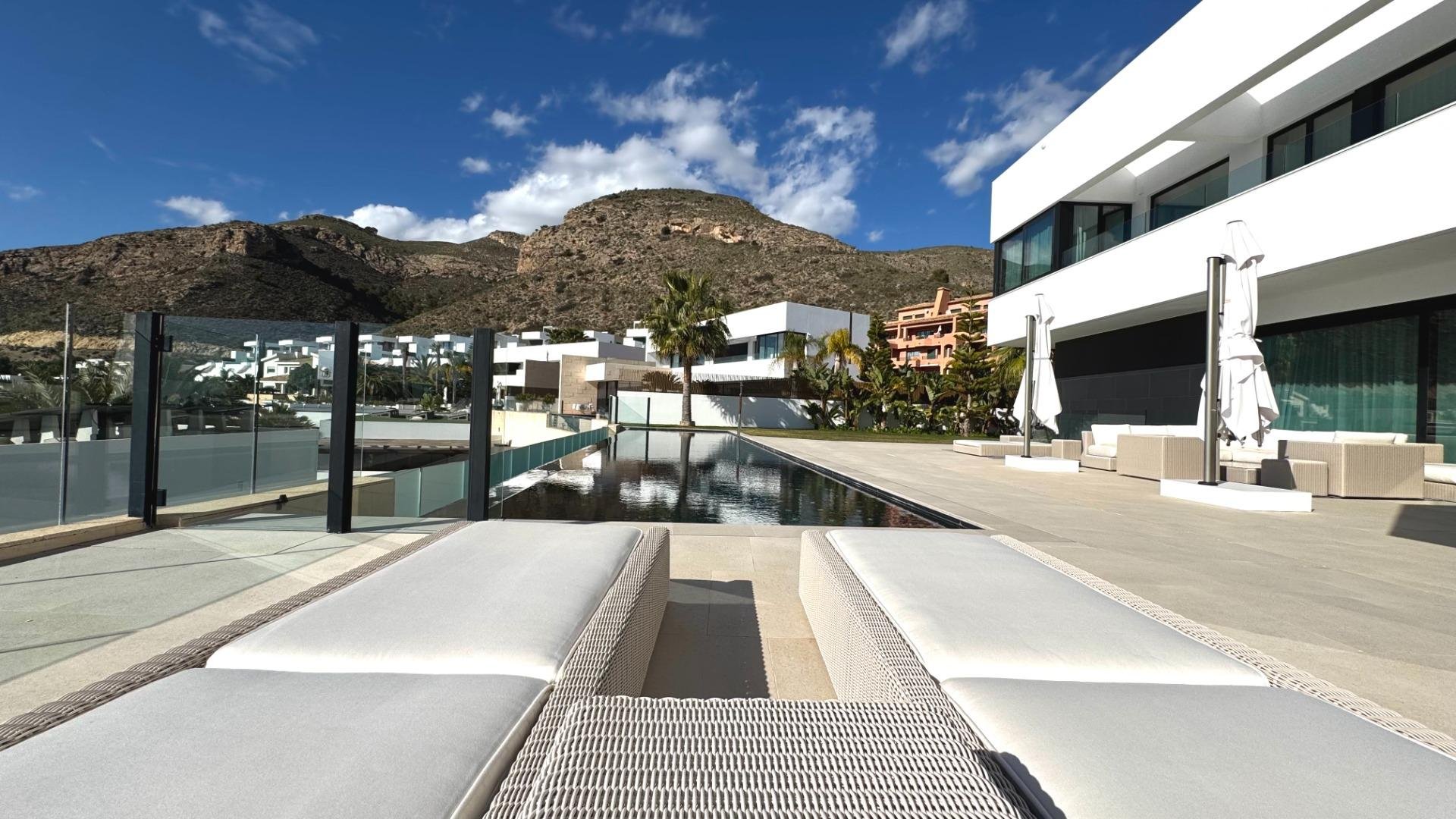 Villa à Finestrat, Alicante, Espagne 691 m2 No. 165556