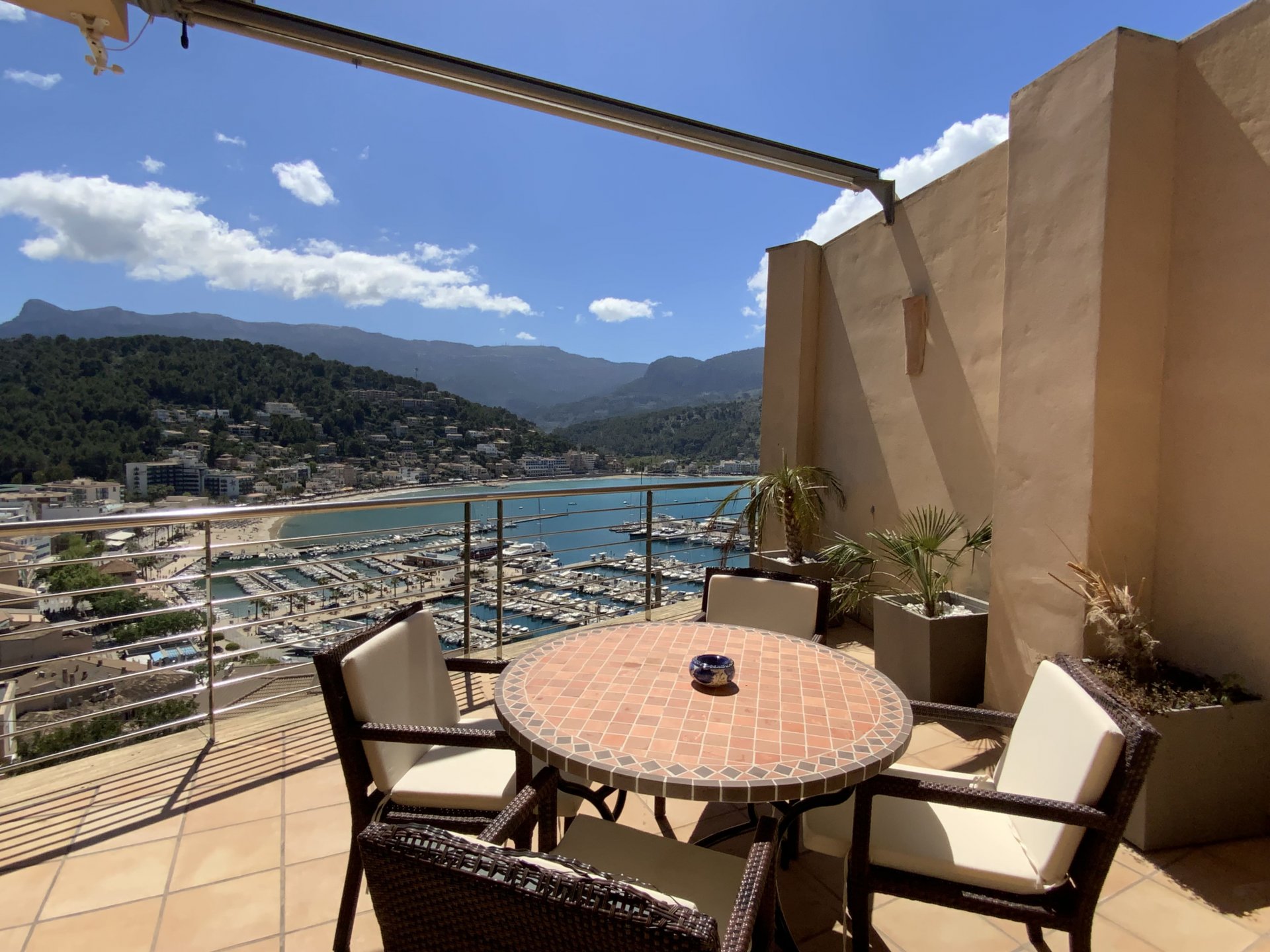 Villa i Port De Soller, Mallorca, Spanien 3 sovrum, 180 kvm. Nr. 98007