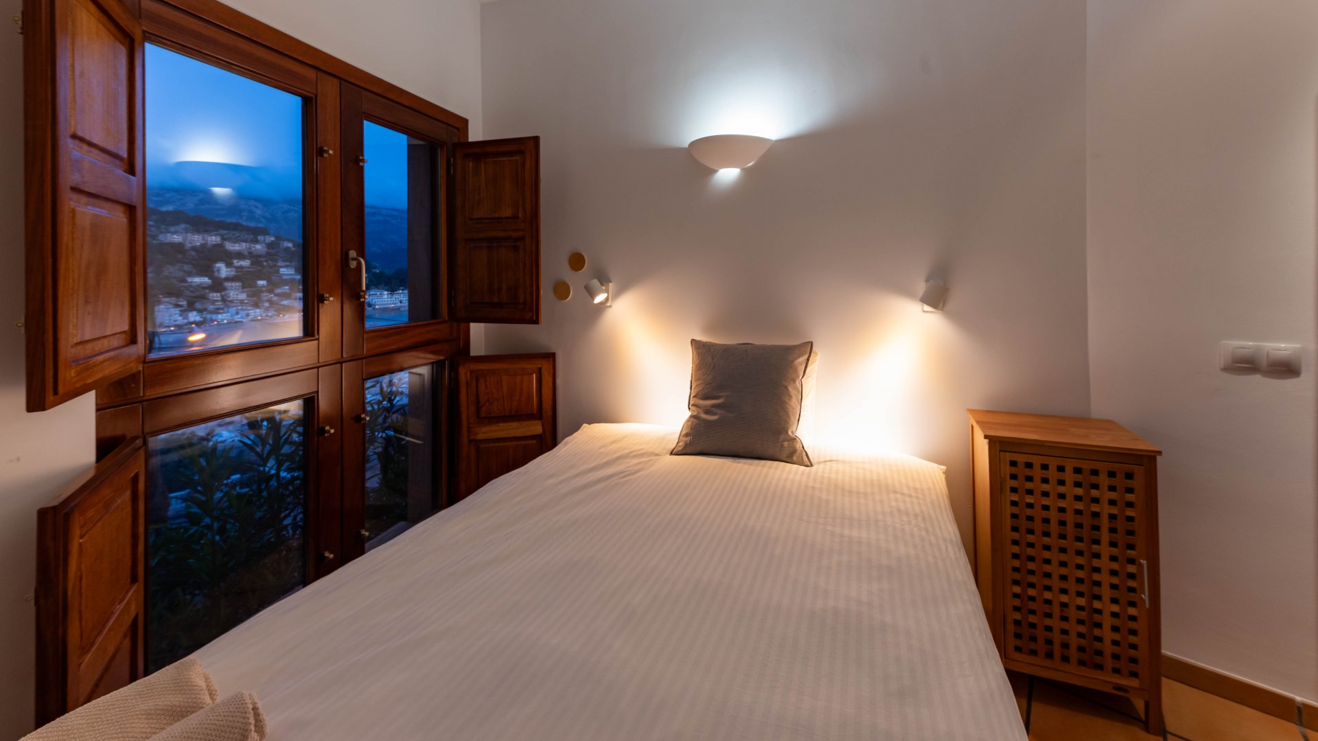 Villa i Port De Soller, Mallorca, Spanien 3 sovrum, 180 kvm. Nr. 98007