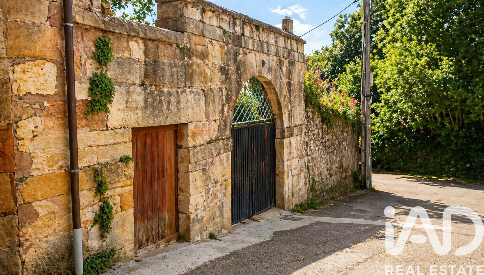 Townhouse in Corvera de Toranzo, Cantabria, Spain 4 bedrooms, 576 sq.m. No. 172553