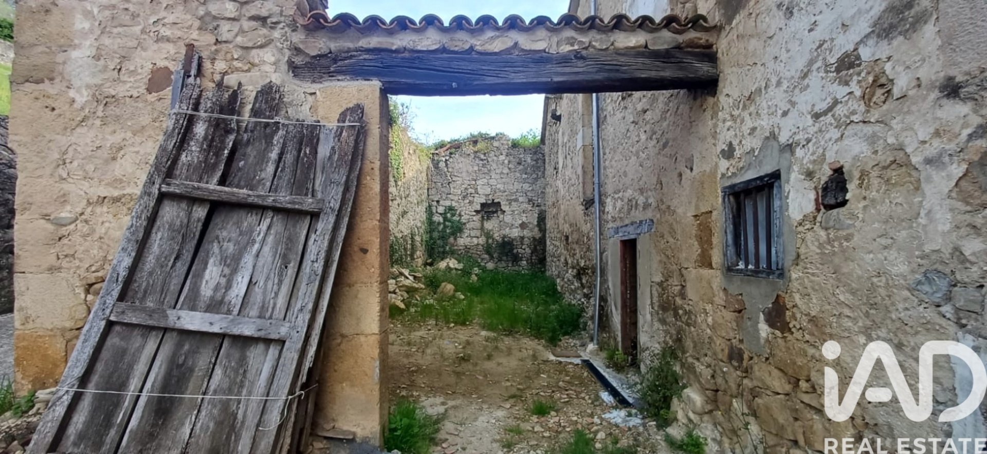 Townhouse in Corvera de Toranzo, Cantabria, Spain 4 bedrooms, 576 sq.m. No. 172553