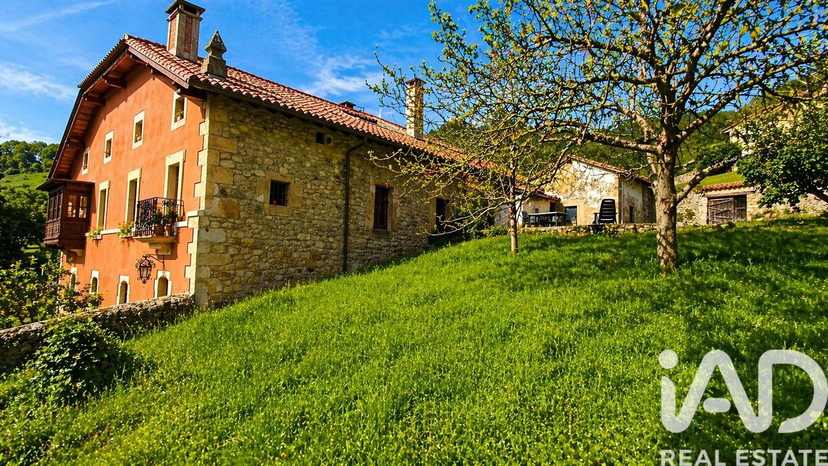 Townhouse in Corvera de Toranzo, Cantabria, Spain 4 bedrooms, 576 sq.m. No. 172553