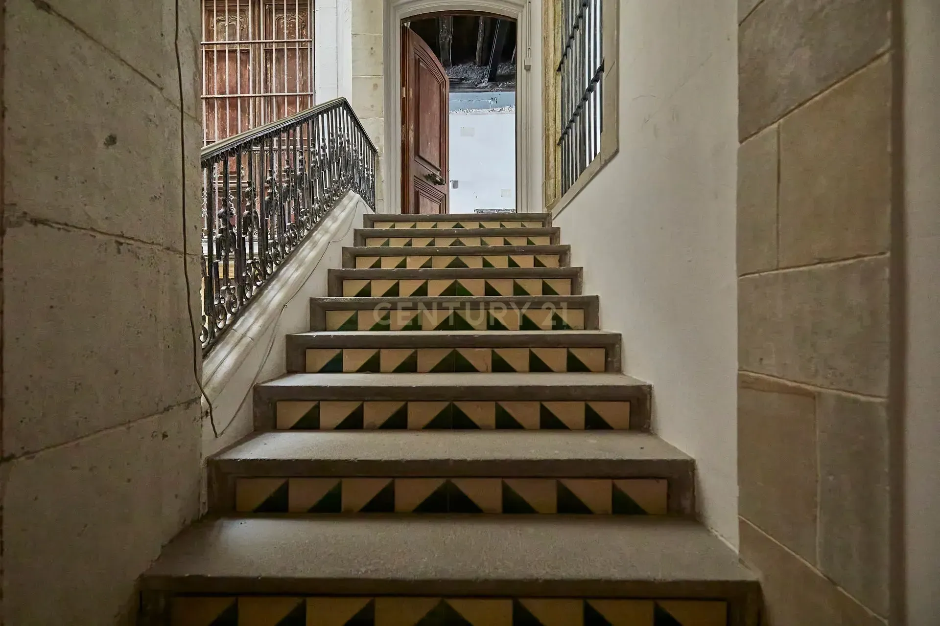 Oficina en Barcelona, España 7 dormitorios, 512 m2 No. 181311